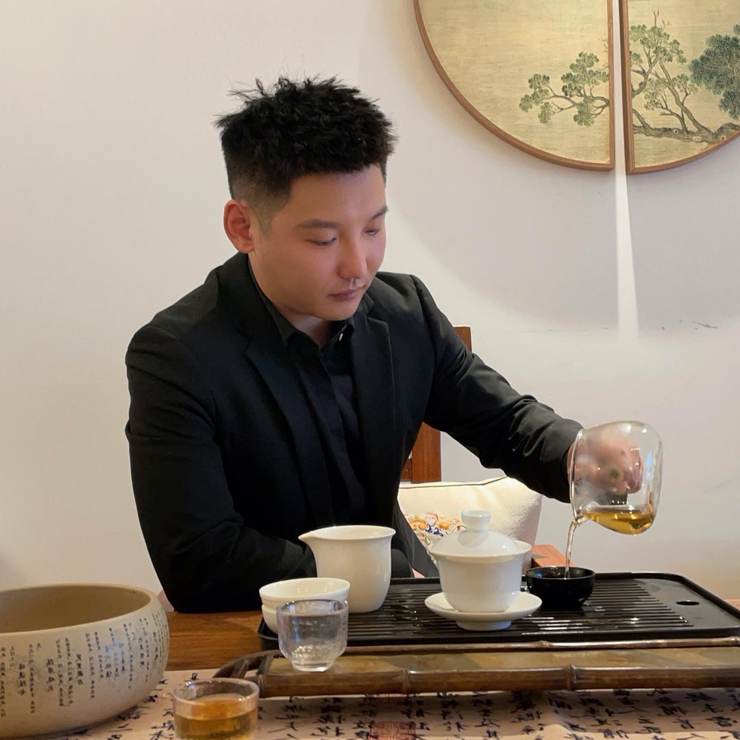 易阳助理^_^昊楠