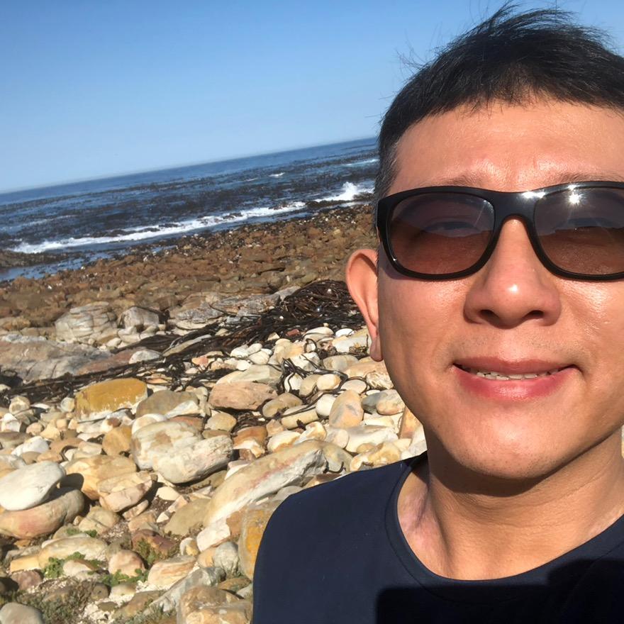 弹钢琴的唐老师