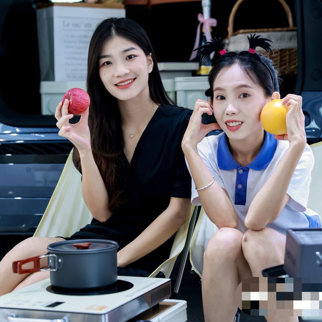 李沐橙与佳佳
