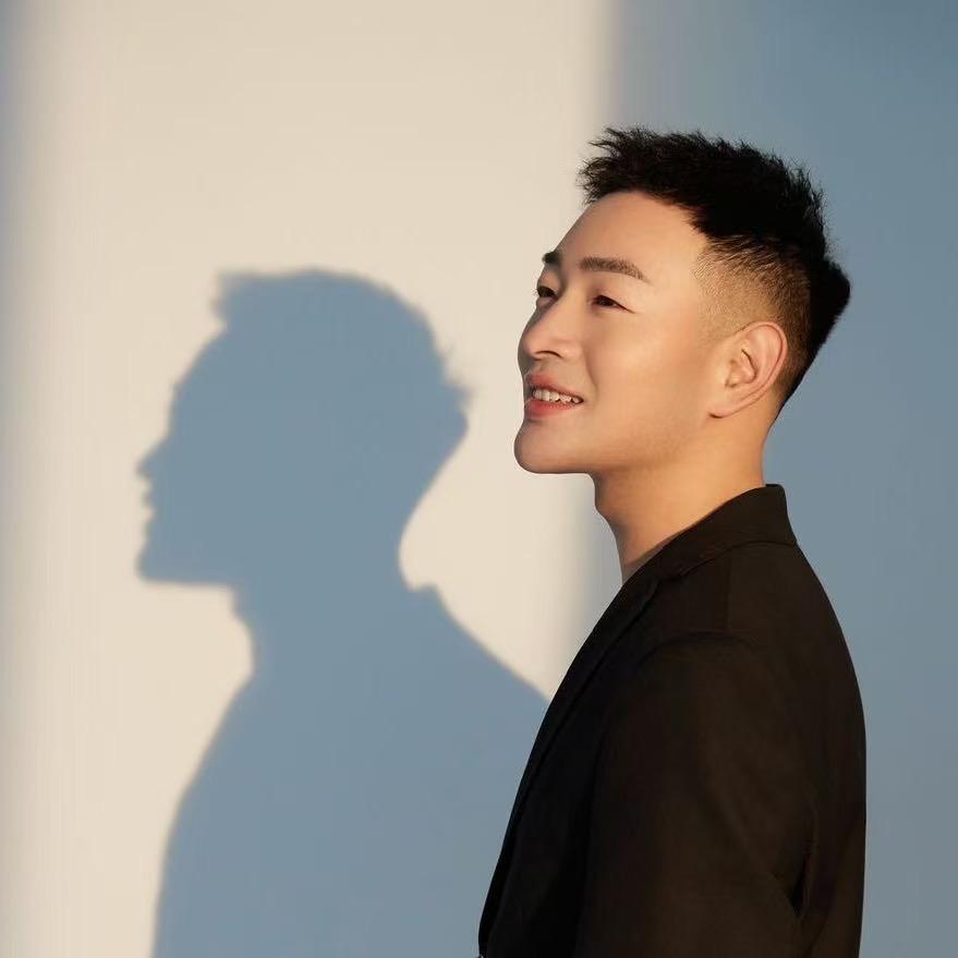 宝韵诗首席公司成先生