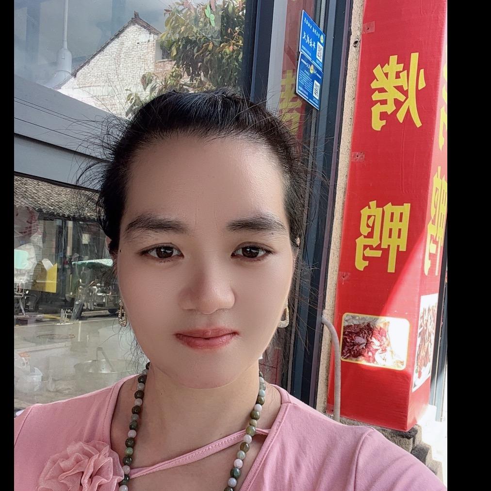在柳城卖卤菜的卤炸娘子