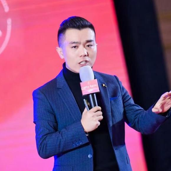 何俊辉专注美业人直播训练【柒度传媒】