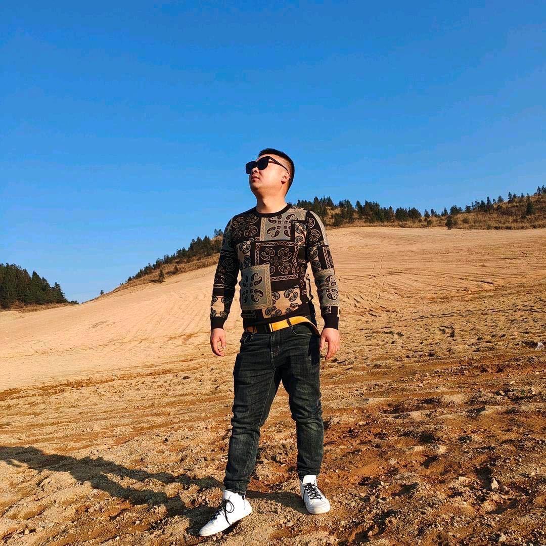 十龙哥（穿越1987）