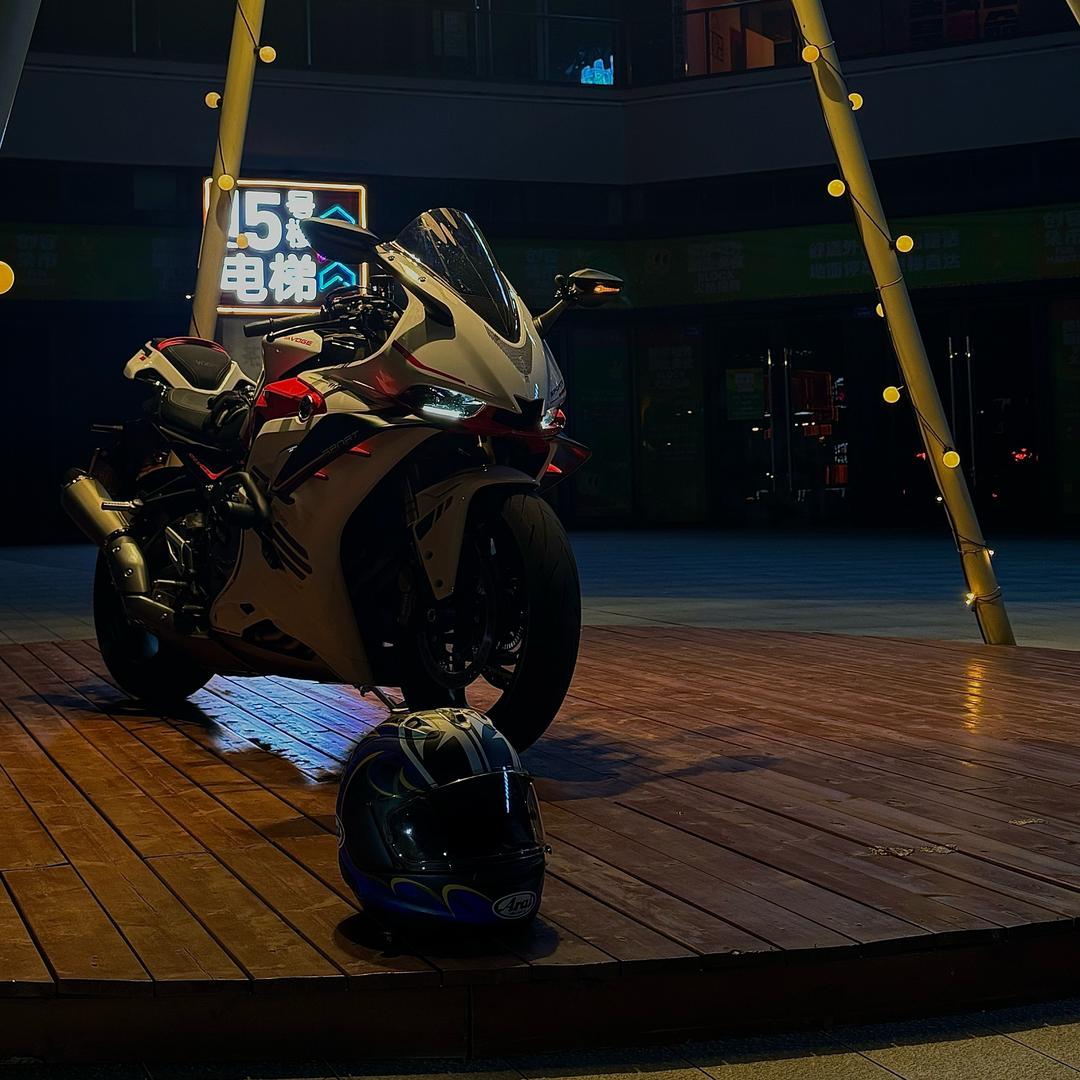 无极机车永川店（小谢）