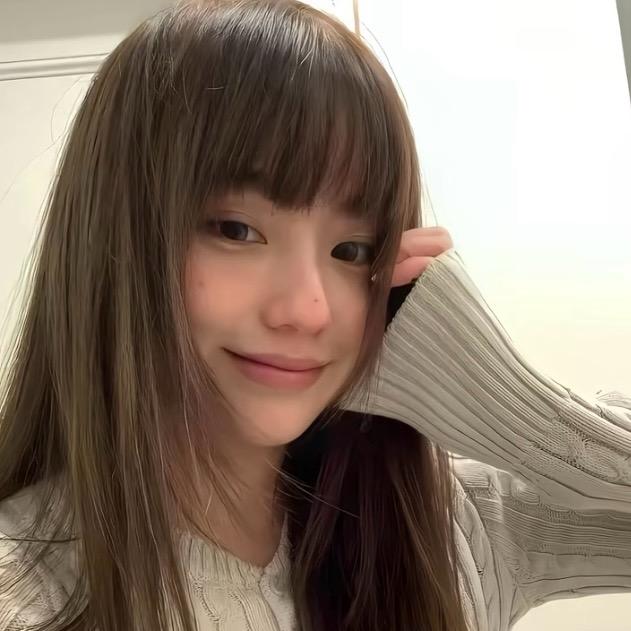 茶几上的半杯茶