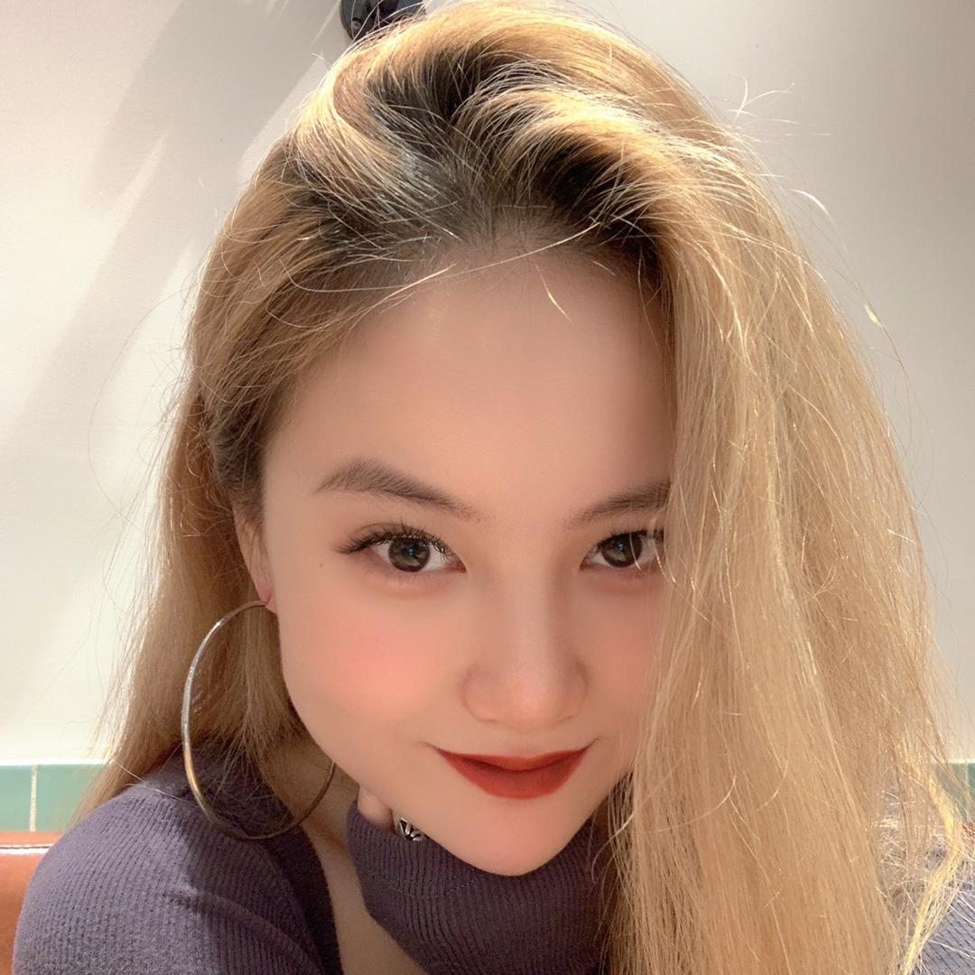 假打混血儿Tina