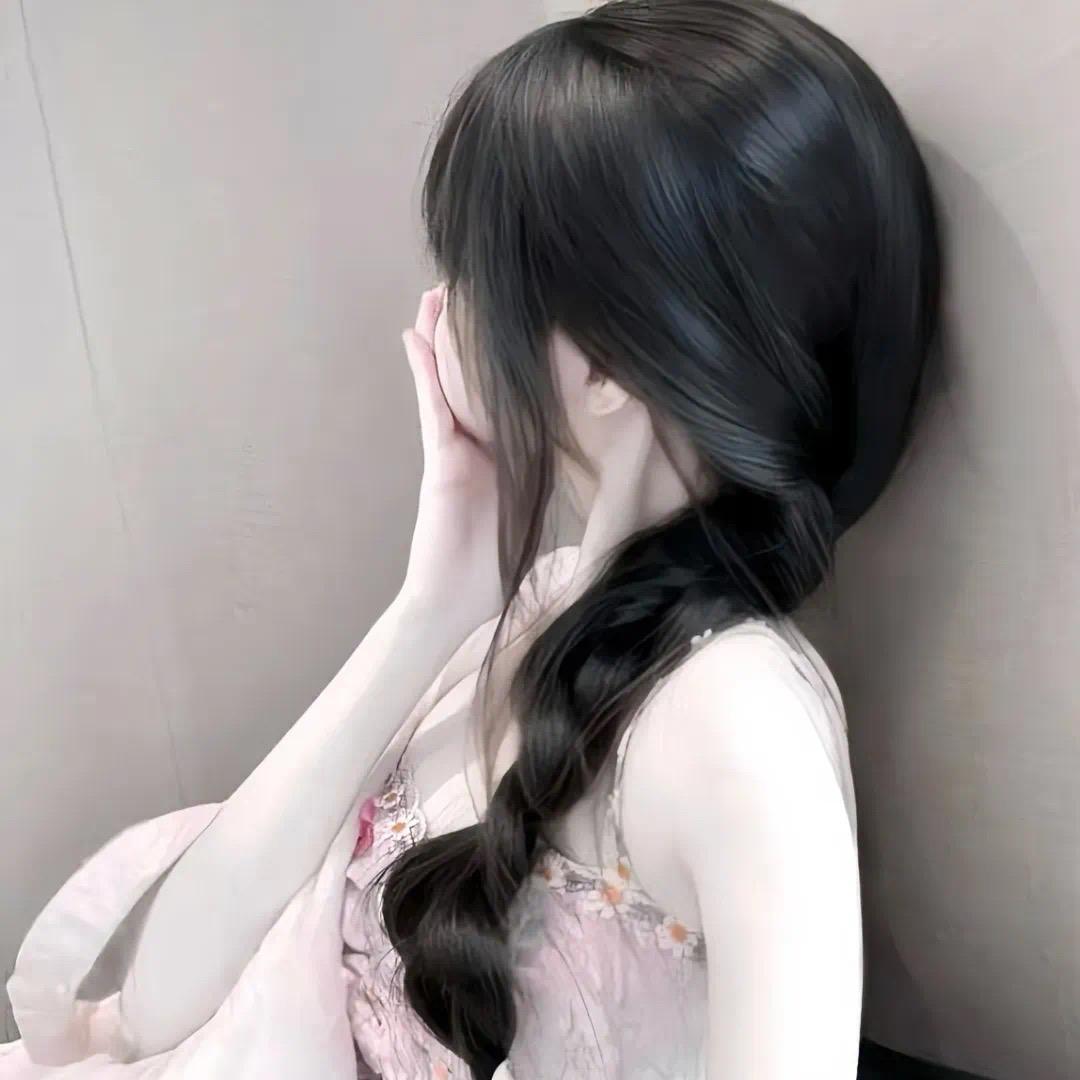 沐栀爱吃糖🍬