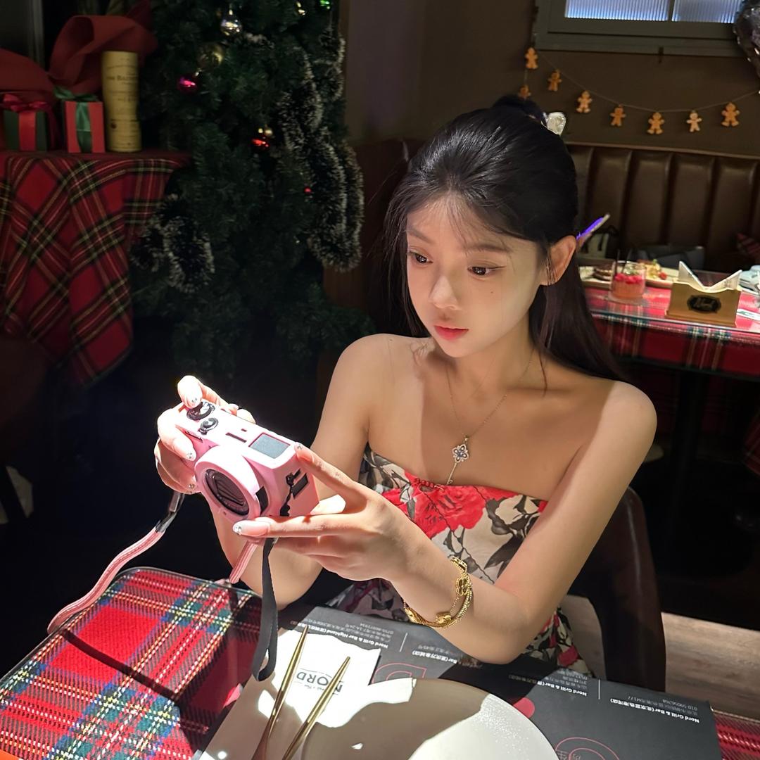 小e