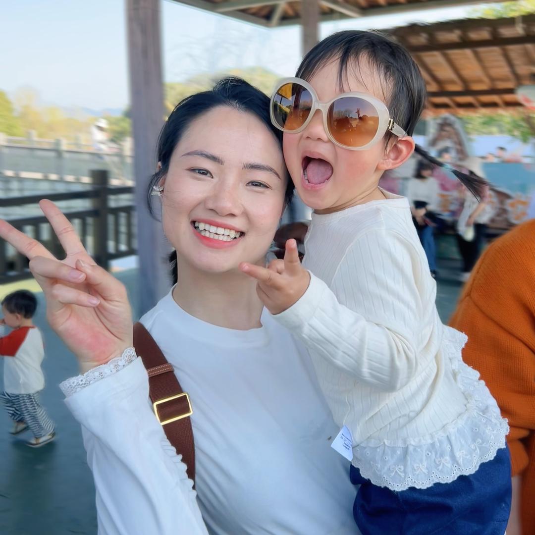 李想有限服装工作室