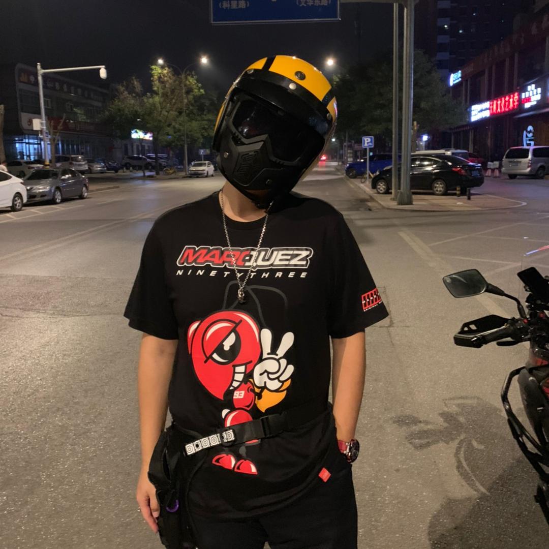 一个小哈欠