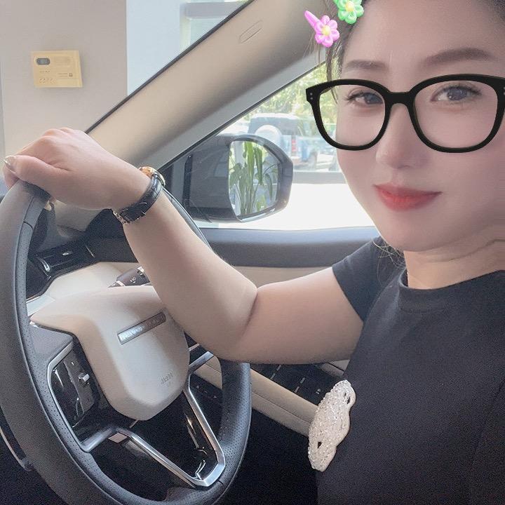 @张女士