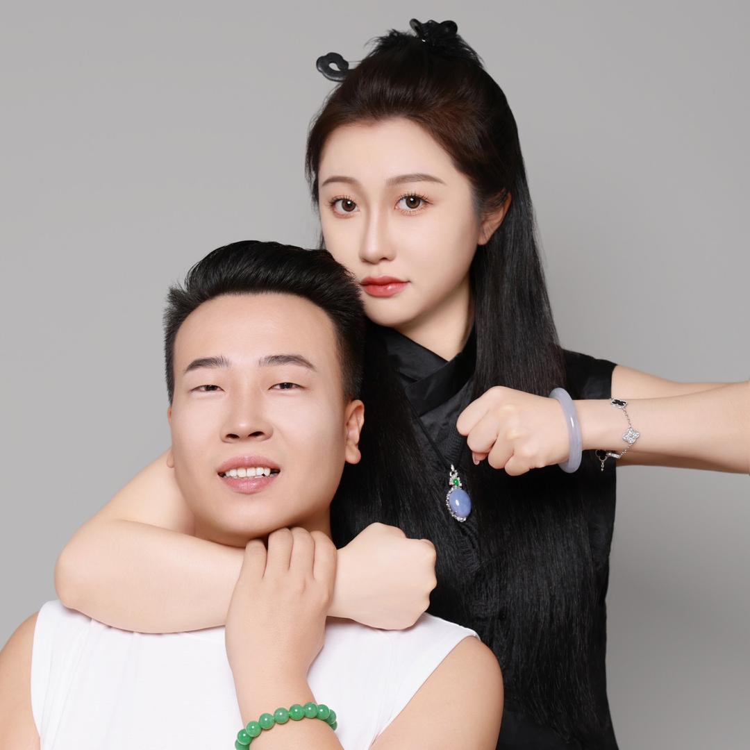 言一翡翠手镯