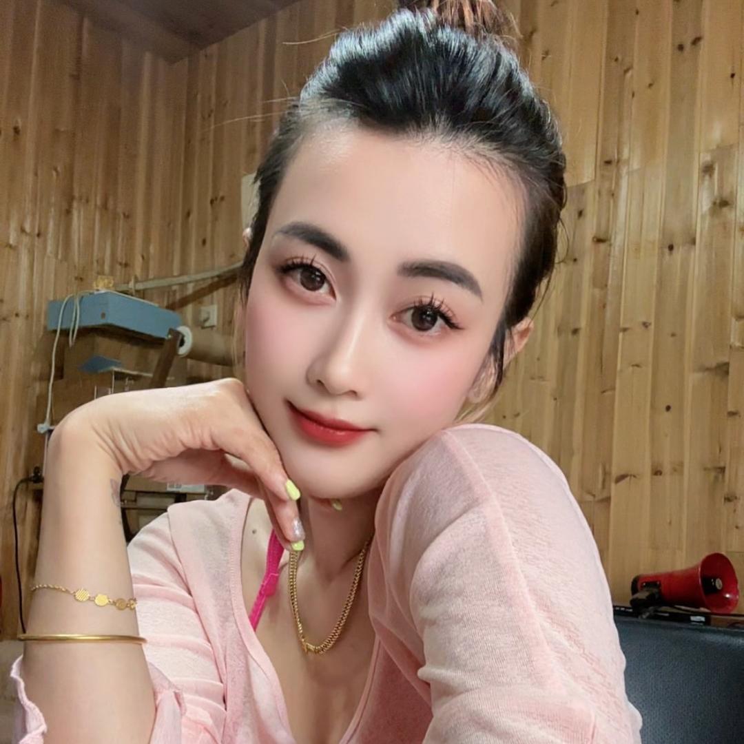 越南小玲在安徽黄山