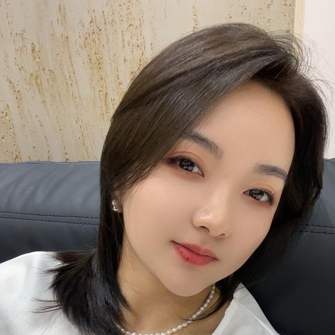 @在怀化万象街开女装店的玉姐