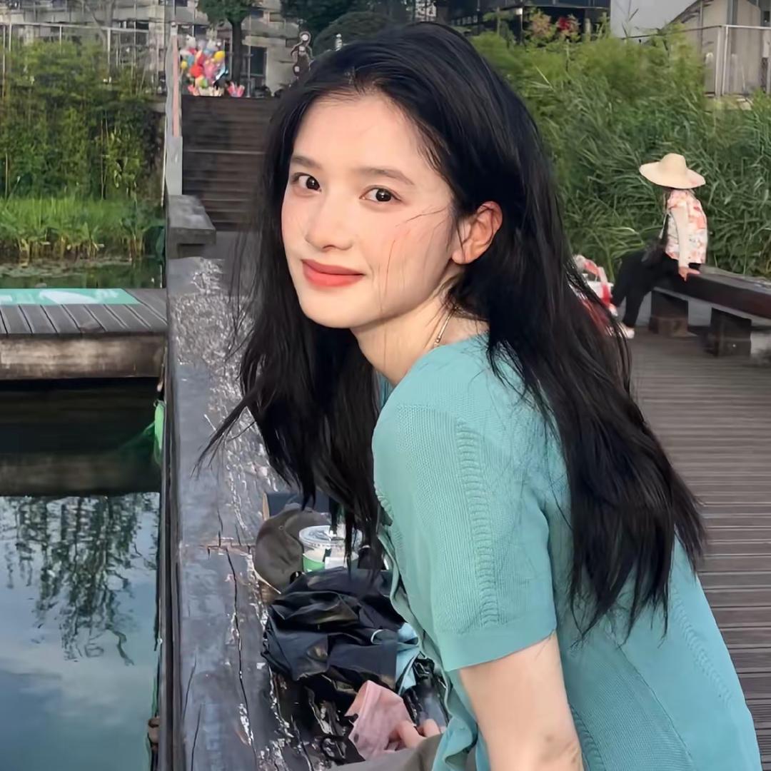 忙着吃蛋挞
