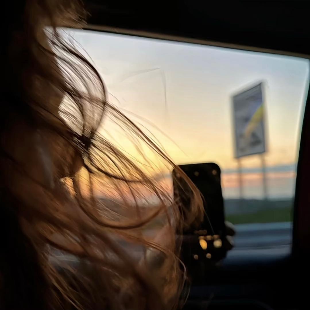 ·.