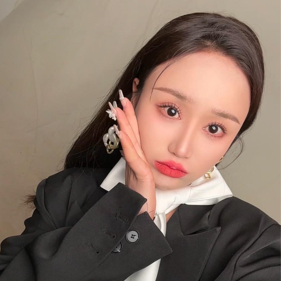 莓莓🧍🏼‍♀️