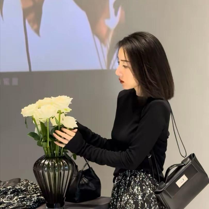 郝洁服饰（分享穿搭）