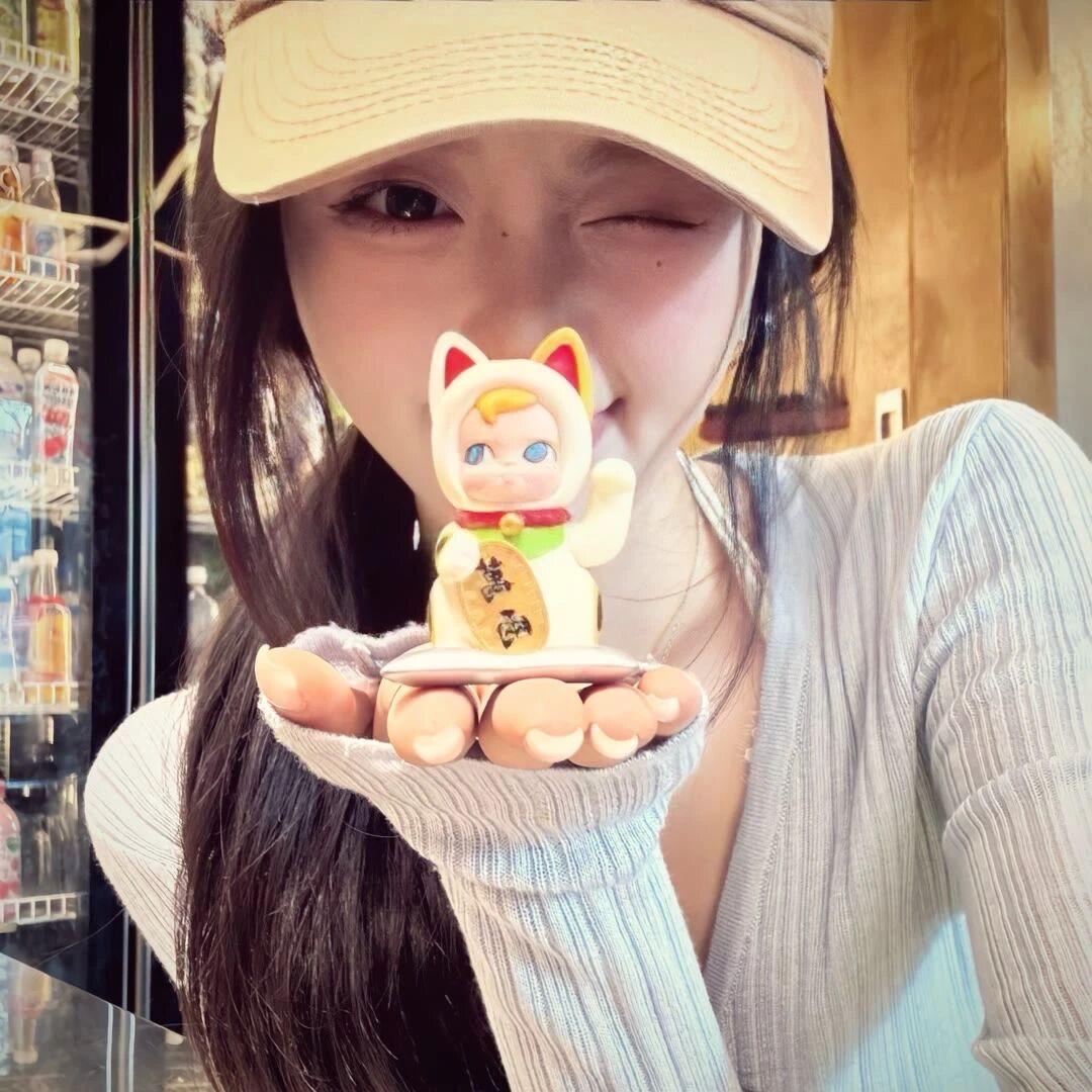 wink