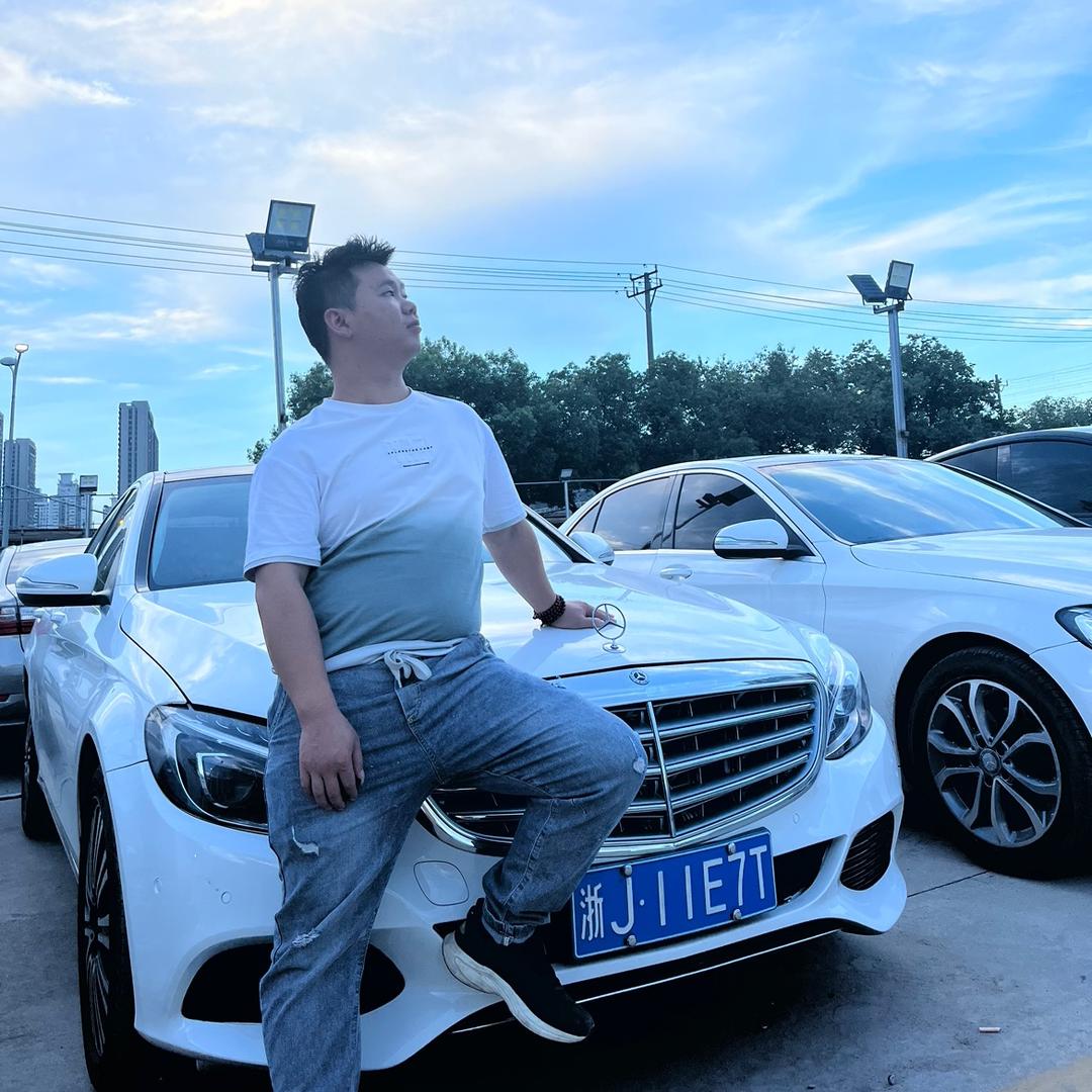 温州晶晶亮小帅二手车