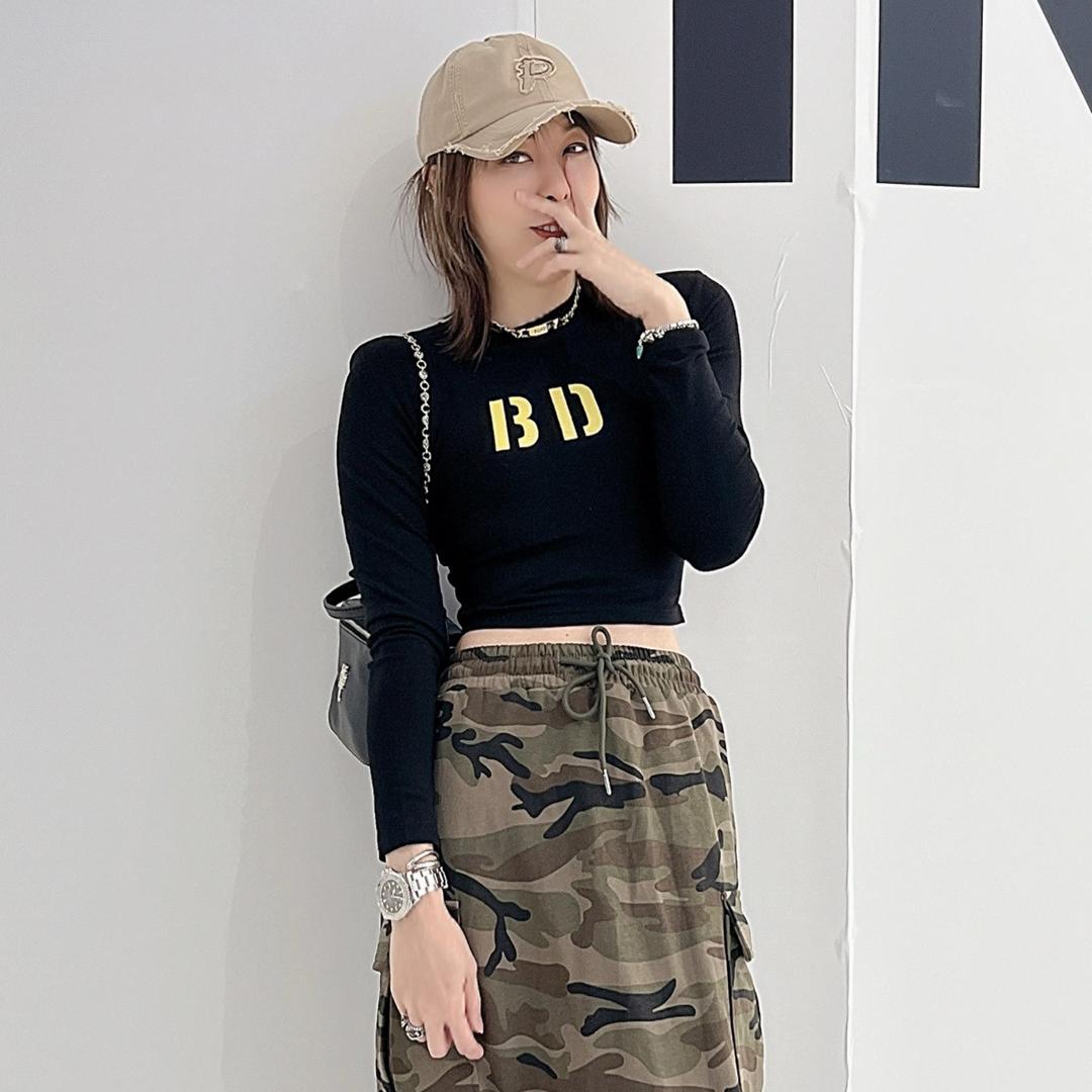 她叫何美丽