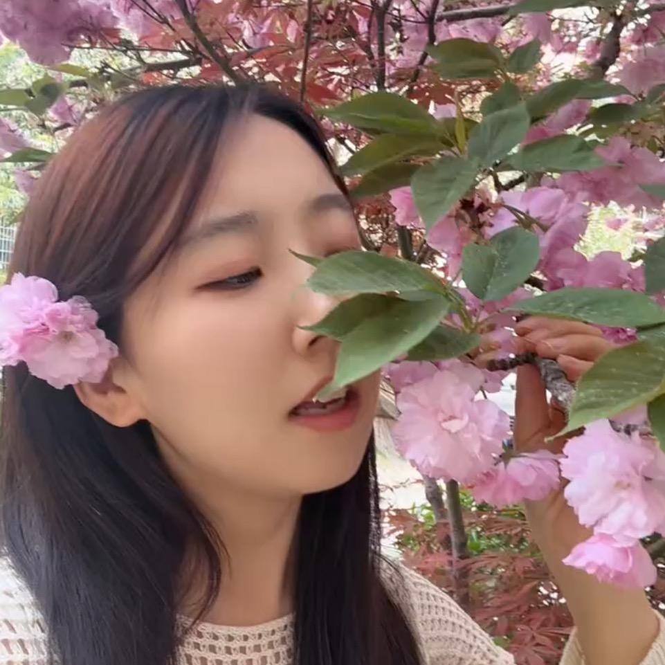 吐一口葡萄皮