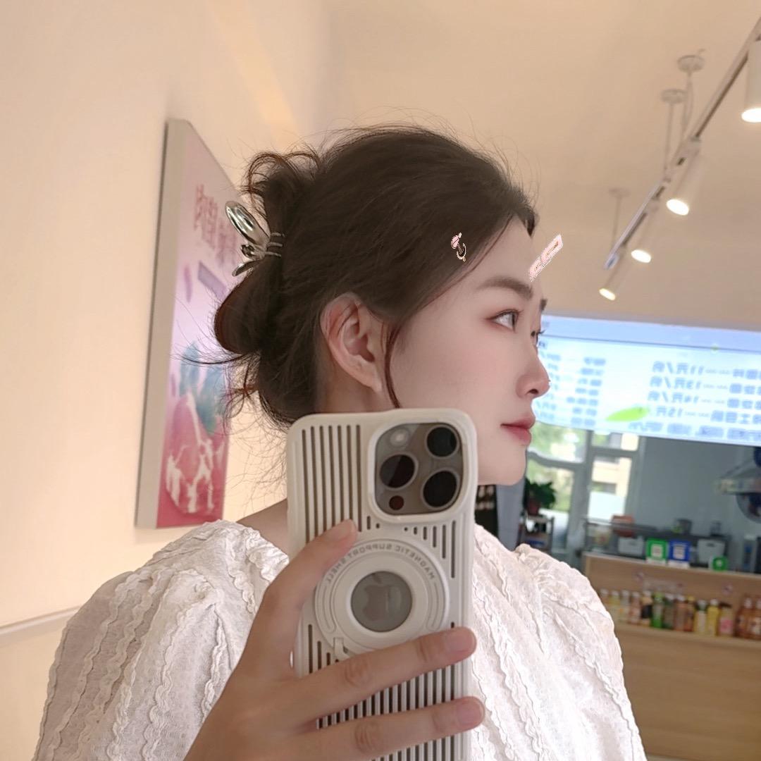 煮砂锅的小姐姐