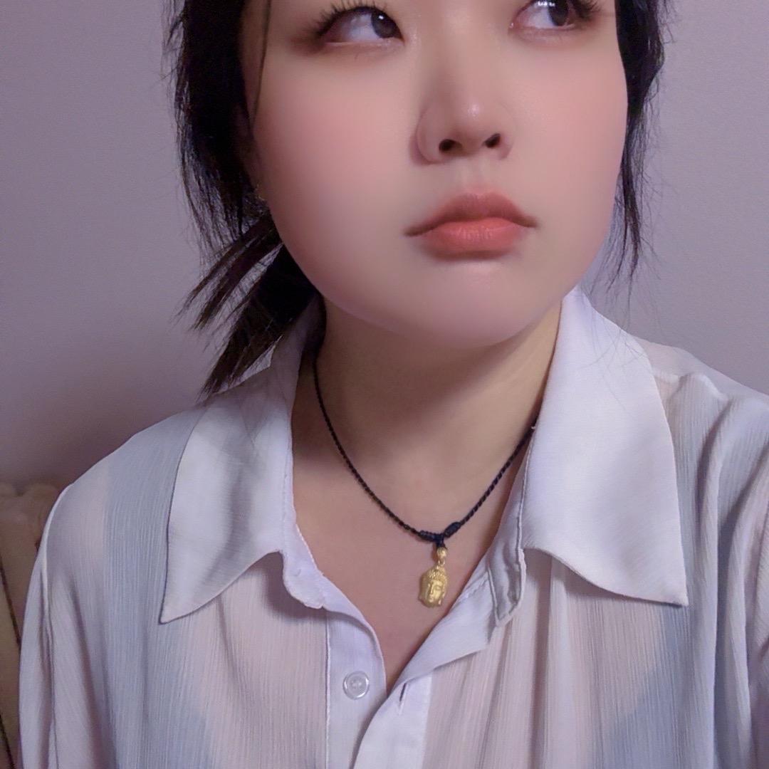 草莓上的黑头