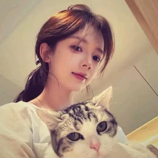 ㅤ    小彤开心果.