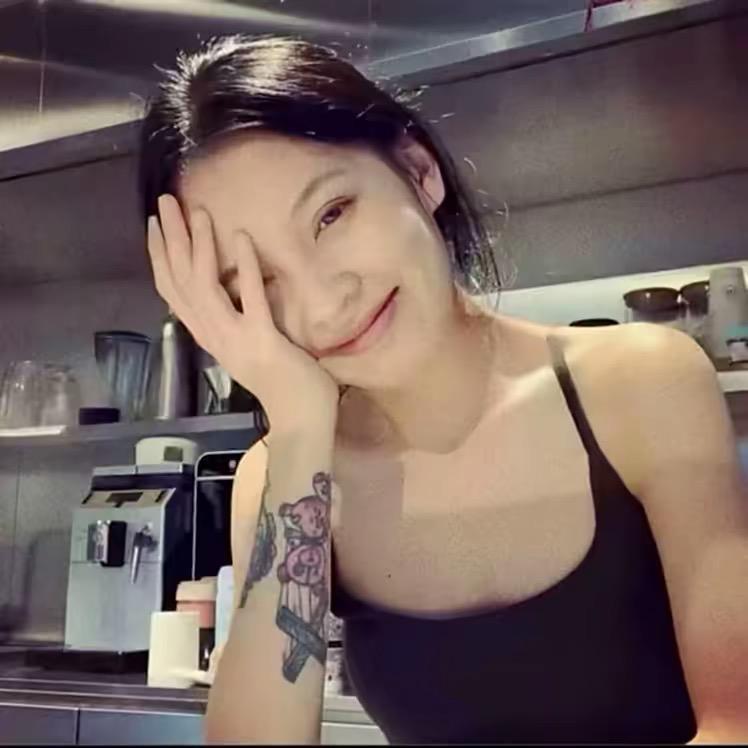 -忧郁小猫🐱