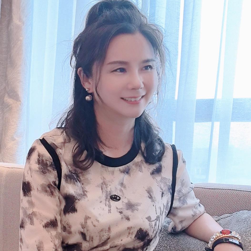 房县曼诺比菲小玉姐