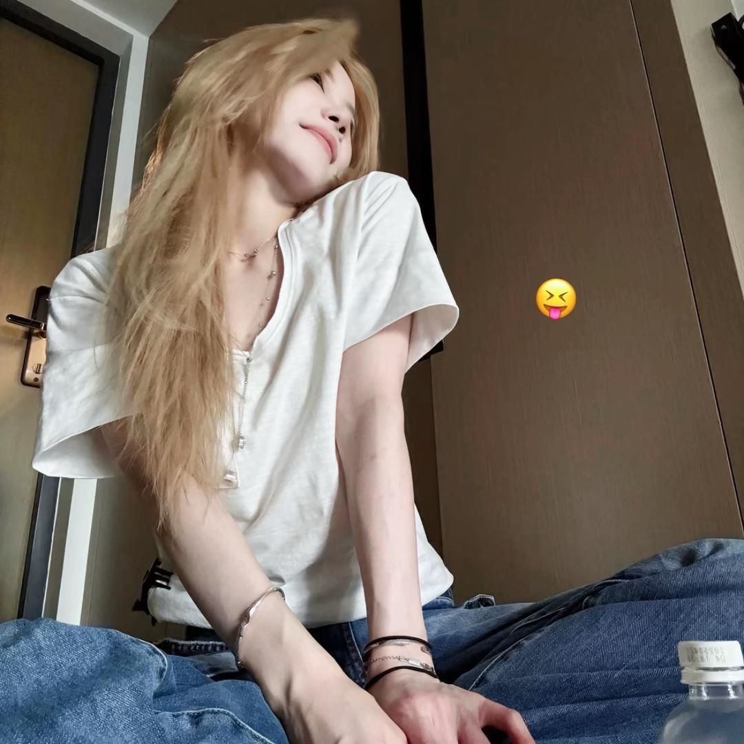 深情得小美