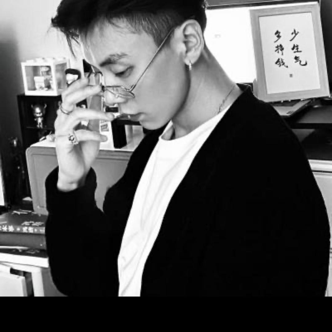 潇洒哥ㅤㅤㅤㅤㅤ