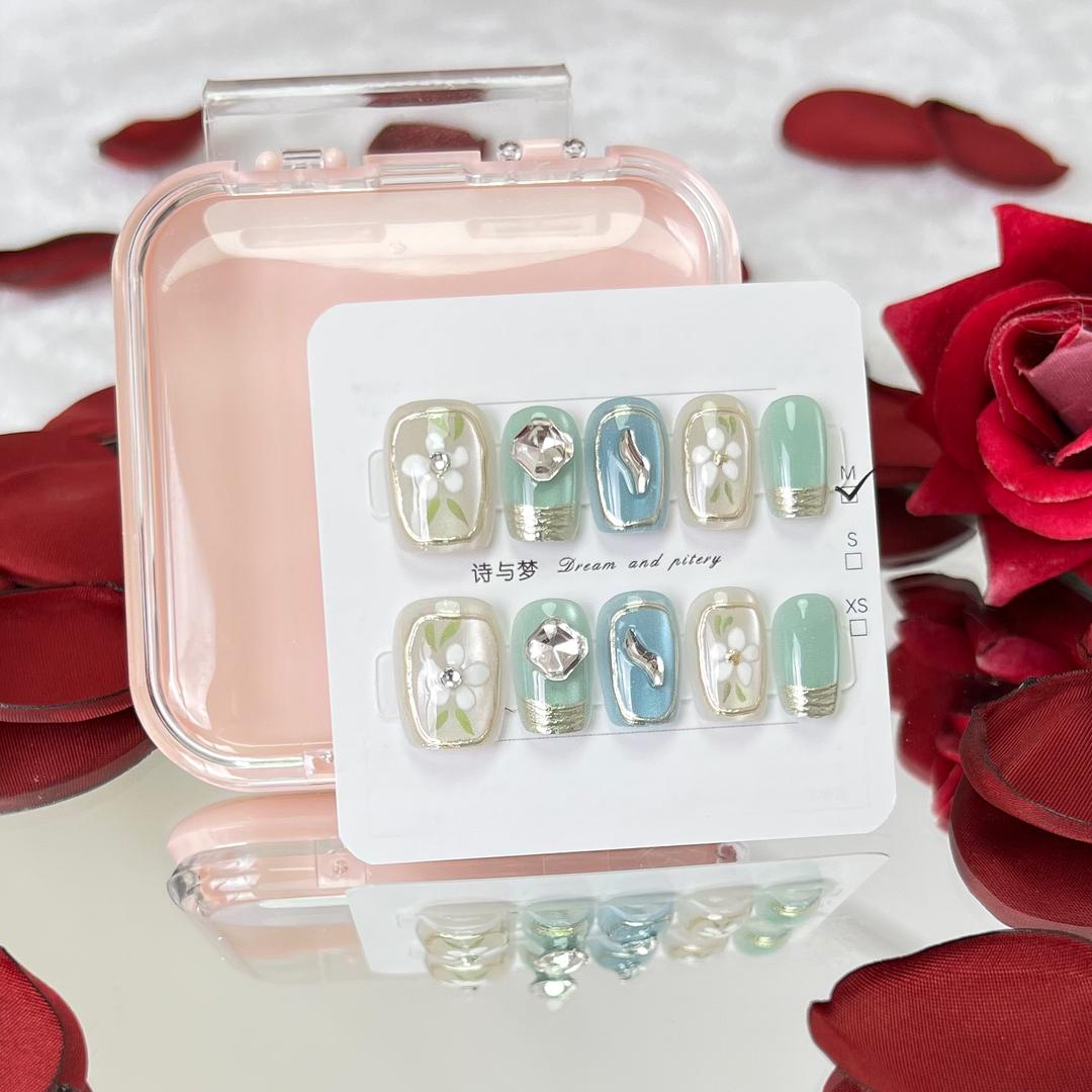 诗与梦穿戴甲的头像