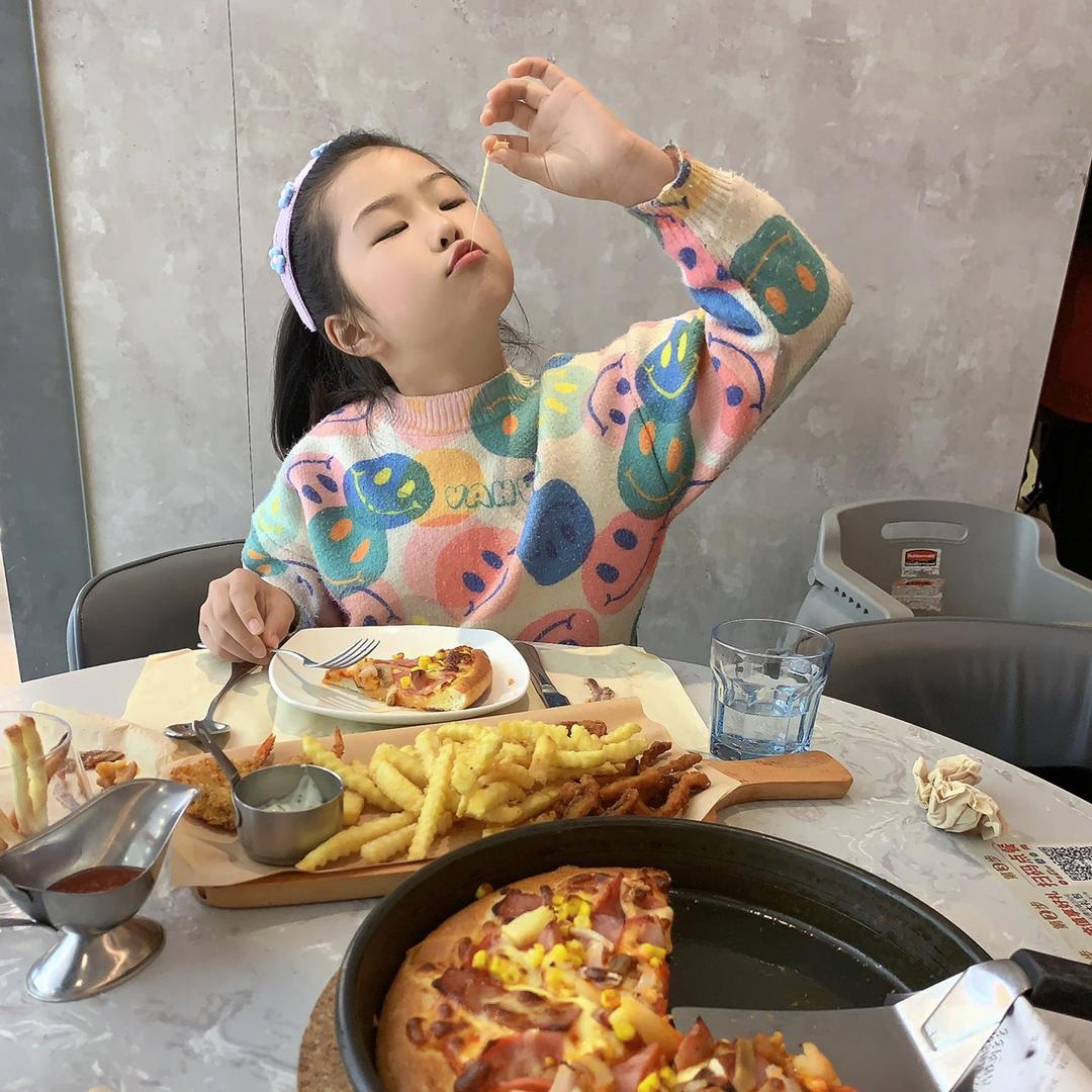 爱吃的小妞