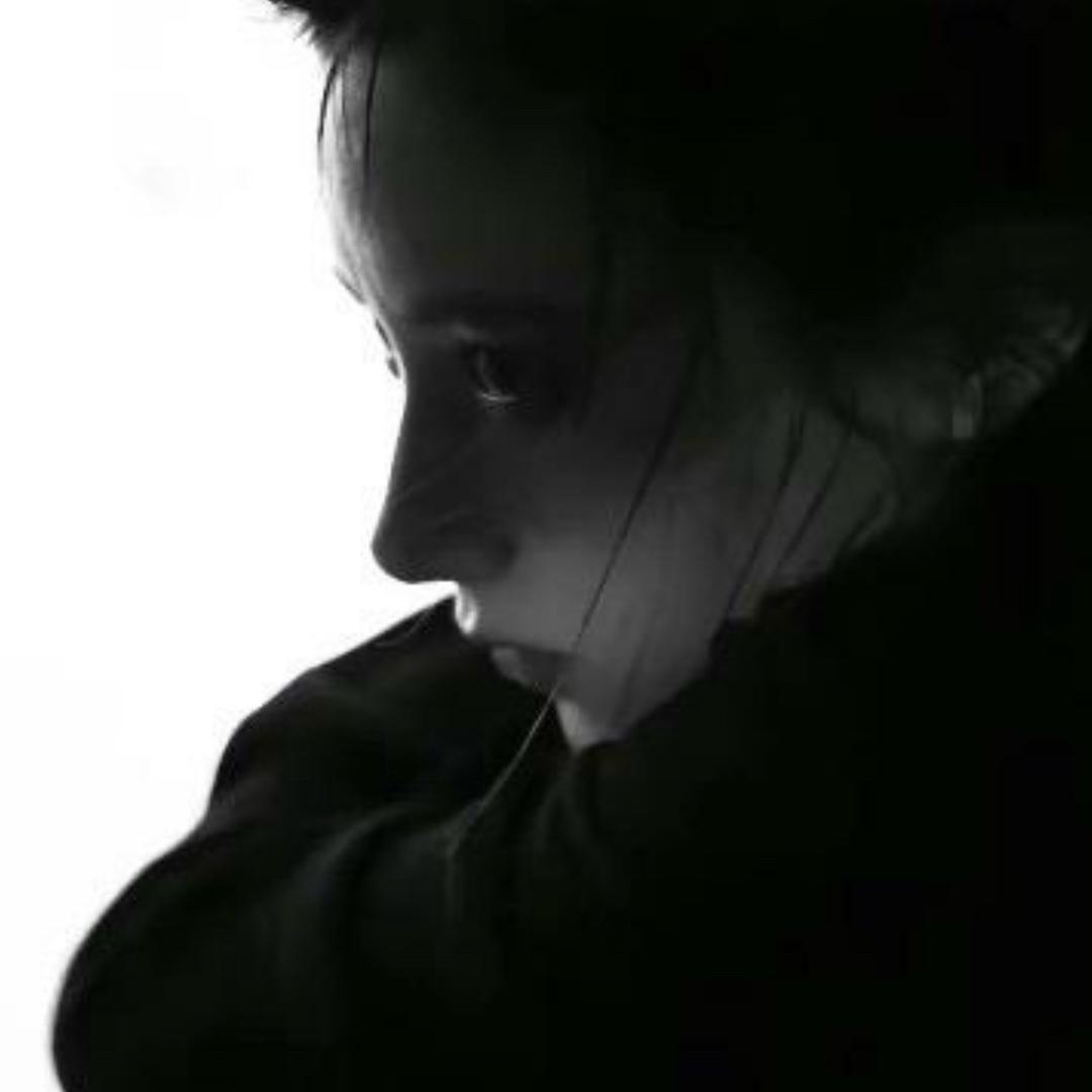 小小灰.
