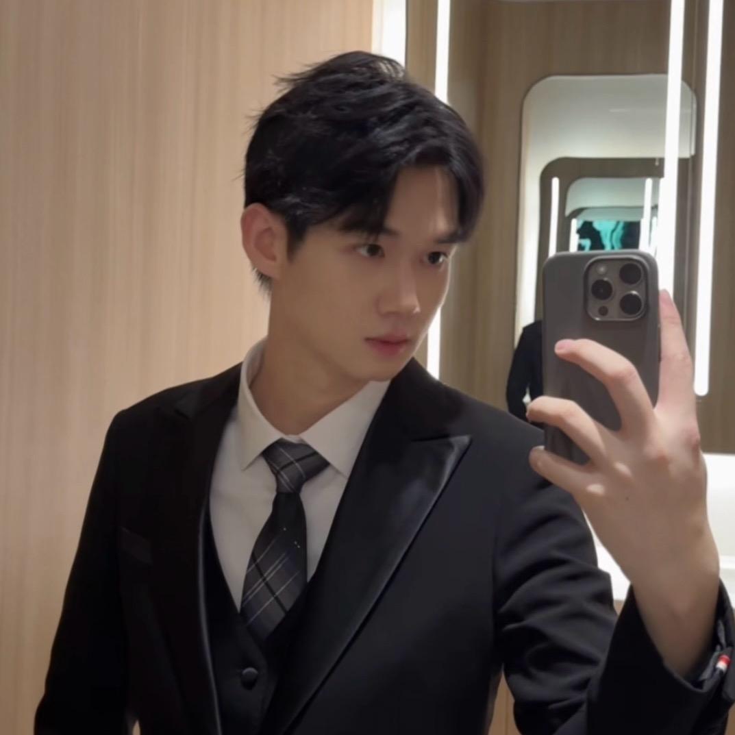 白（龙雨团队）