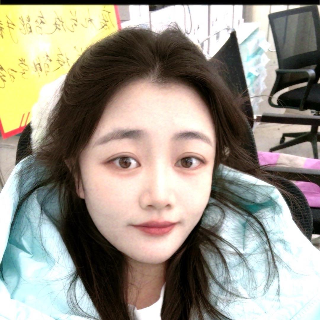 90后卖手机的小聂