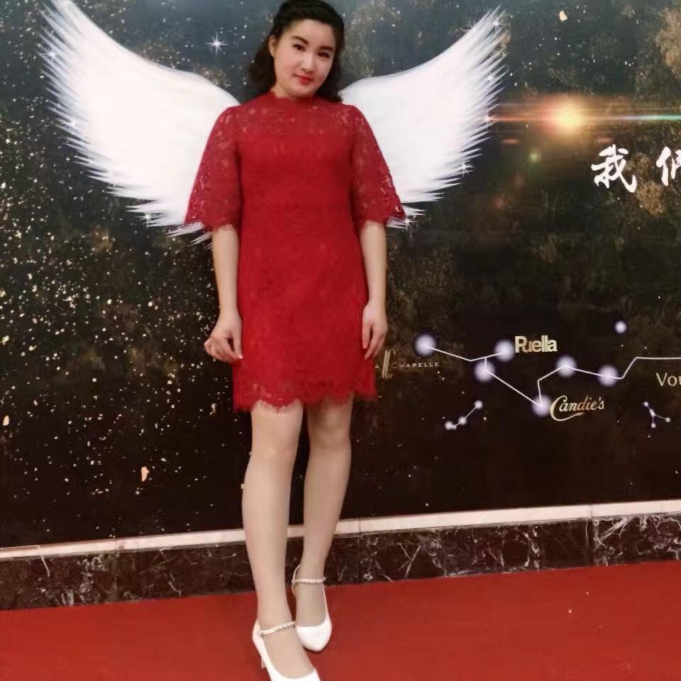 百鲜生活老板娘