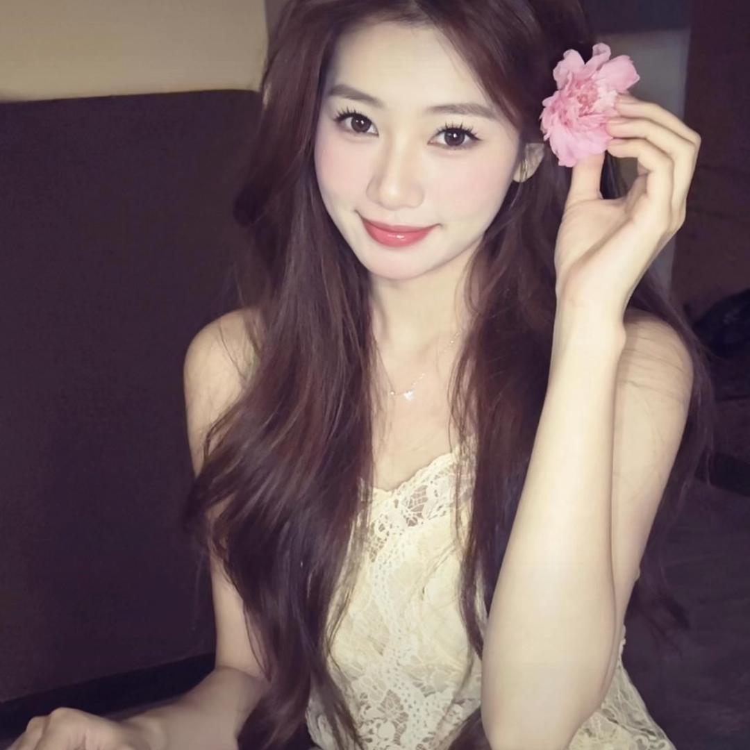 莫莫艳（女大版）