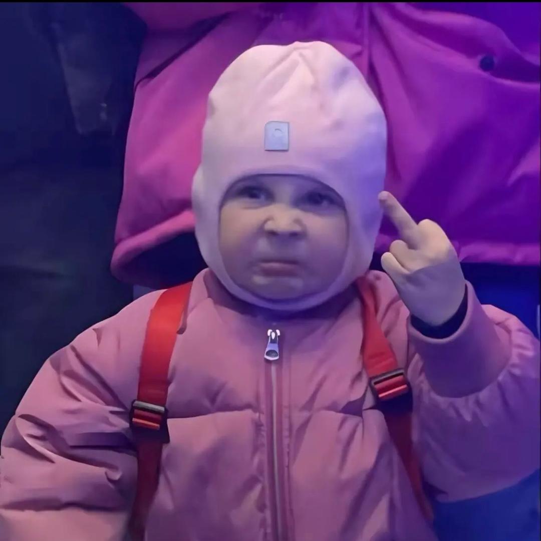 翻斗花园第一突破手牛爷爷徒手捏爆小行星