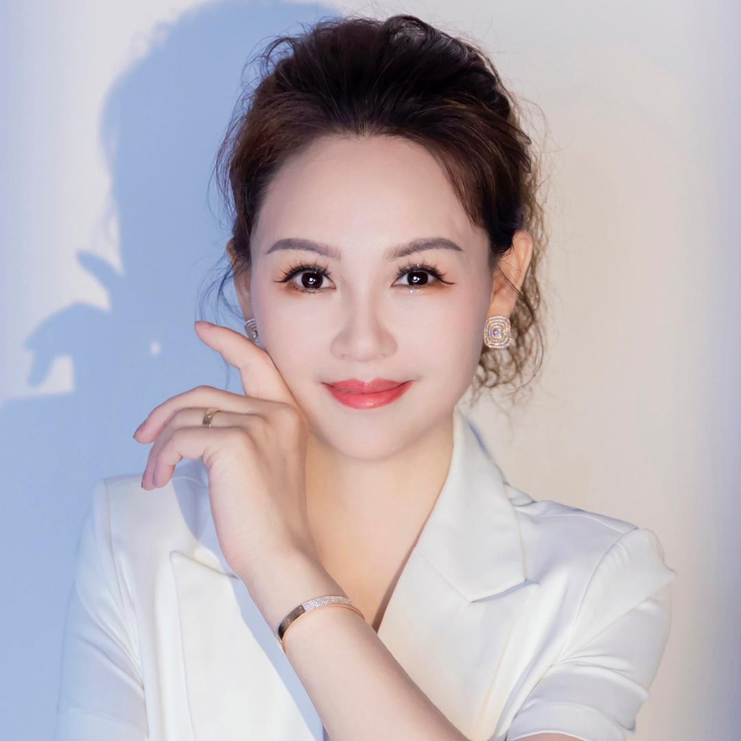 时尚珠宝曾姐