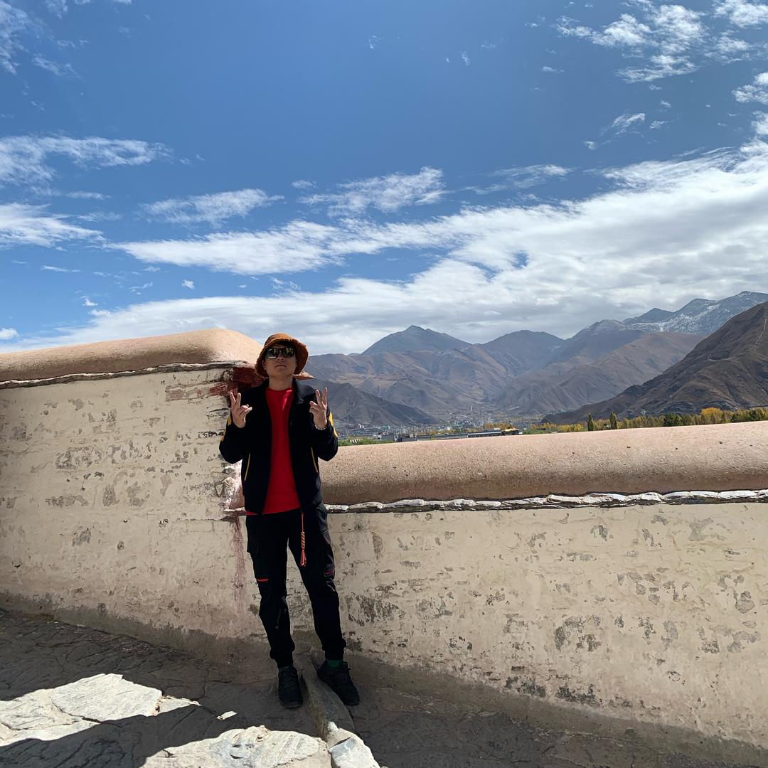 铝合金地板龙先生