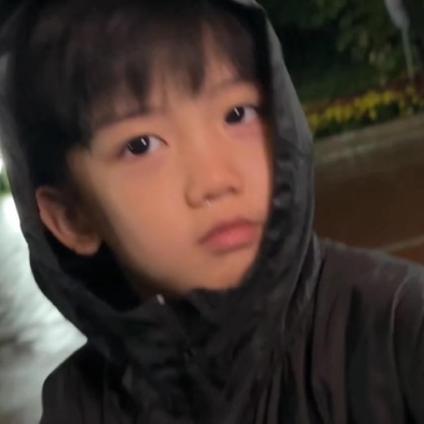 -王-嘉-祺