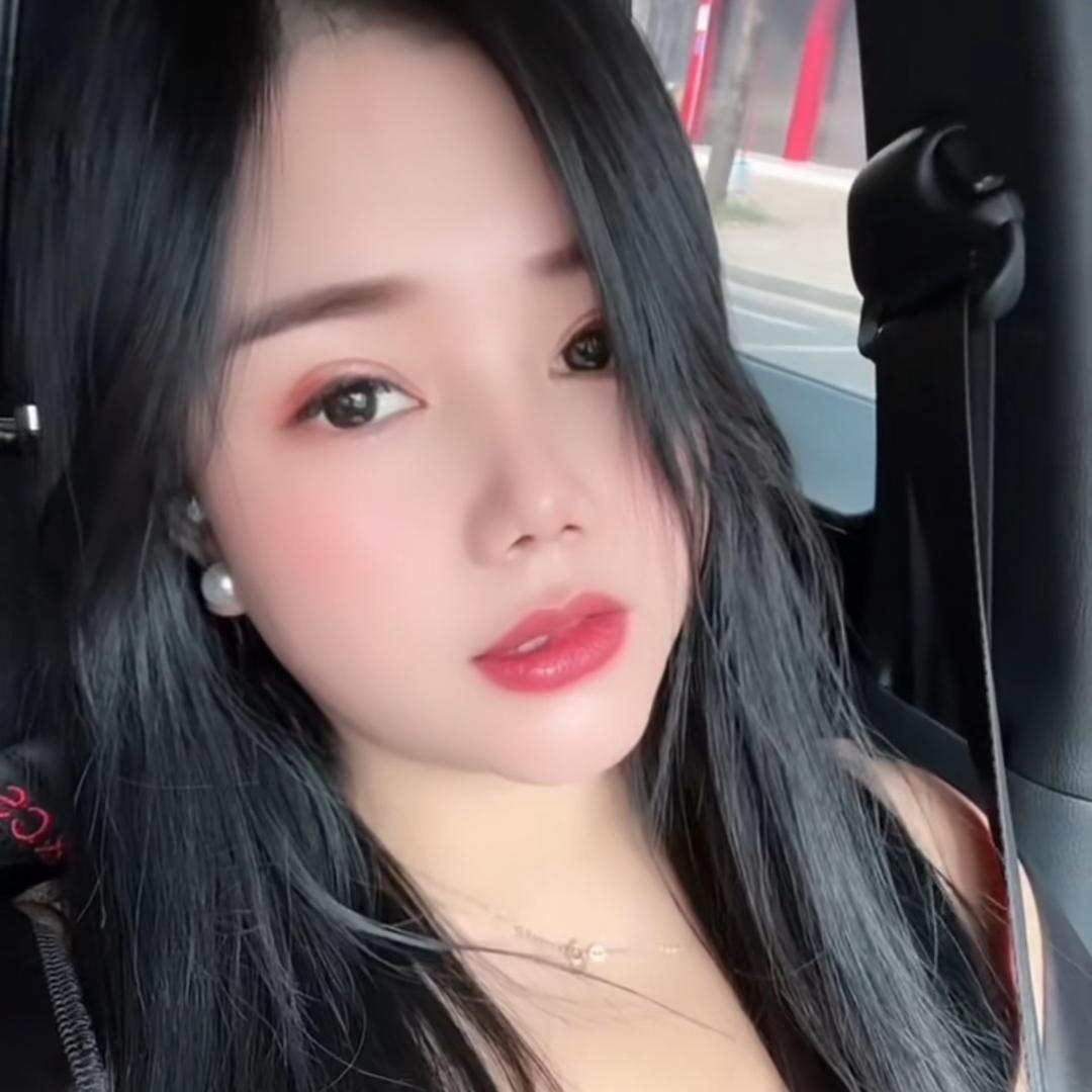 彝族姑娘
