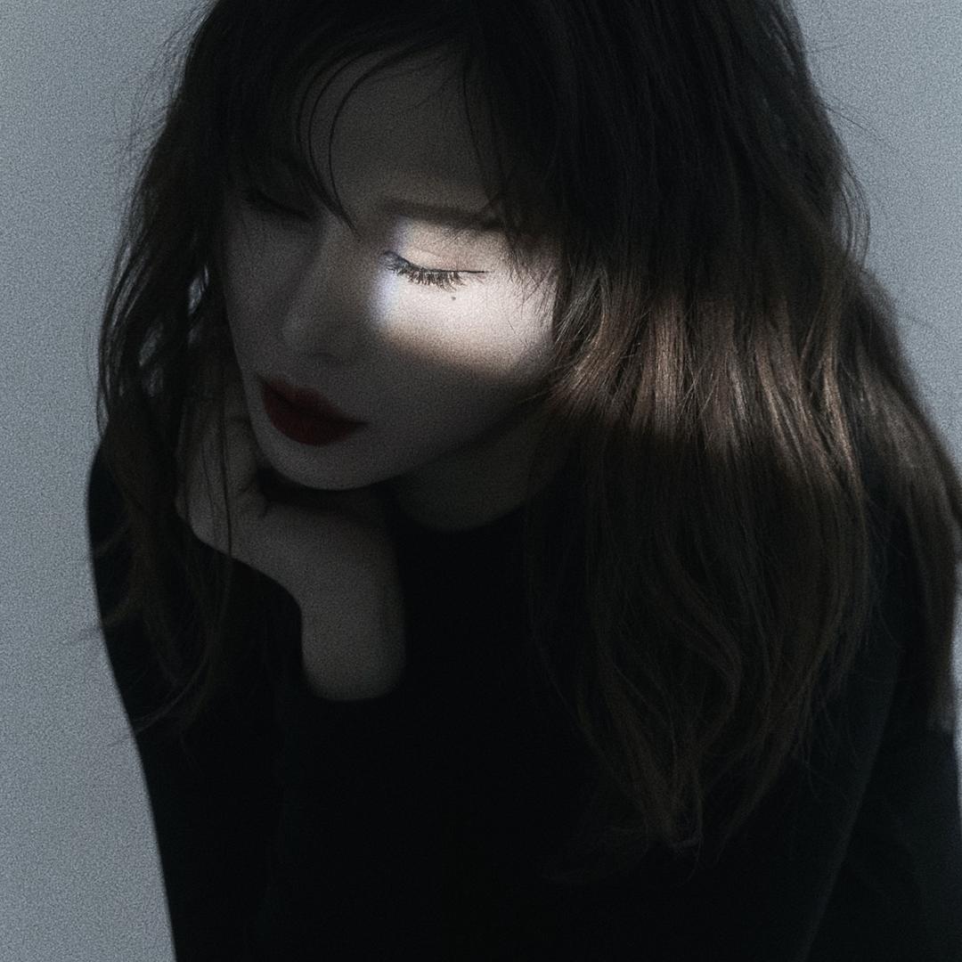 化妆师：（朱朱）