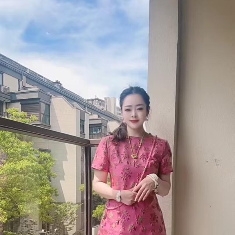 云锦服饰工厂店