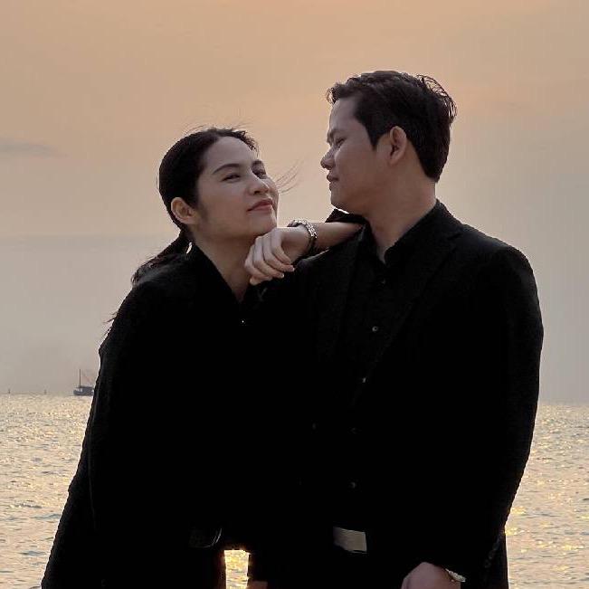 韦二小姐- 公司账号