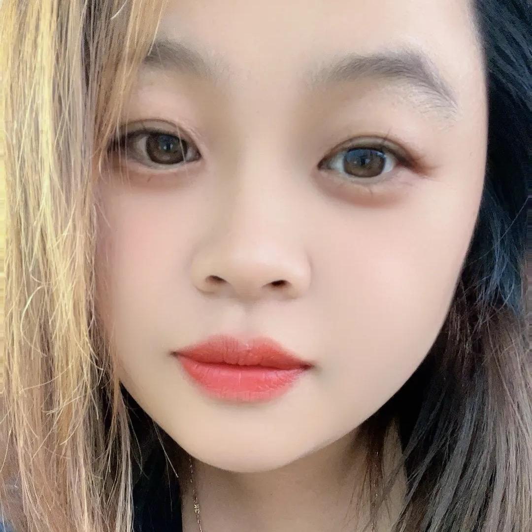 爱笑的女孩