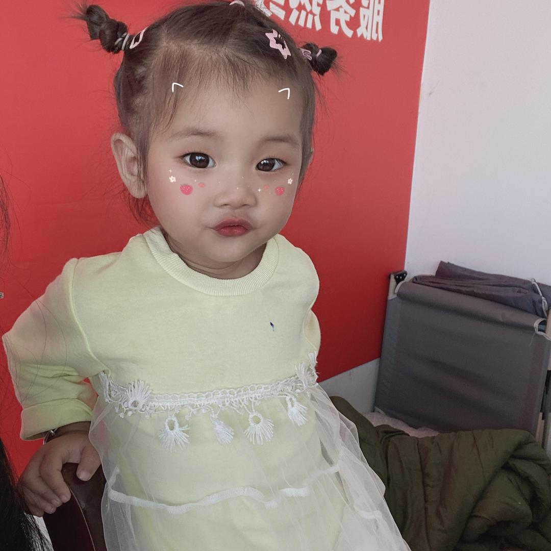 A  小洪